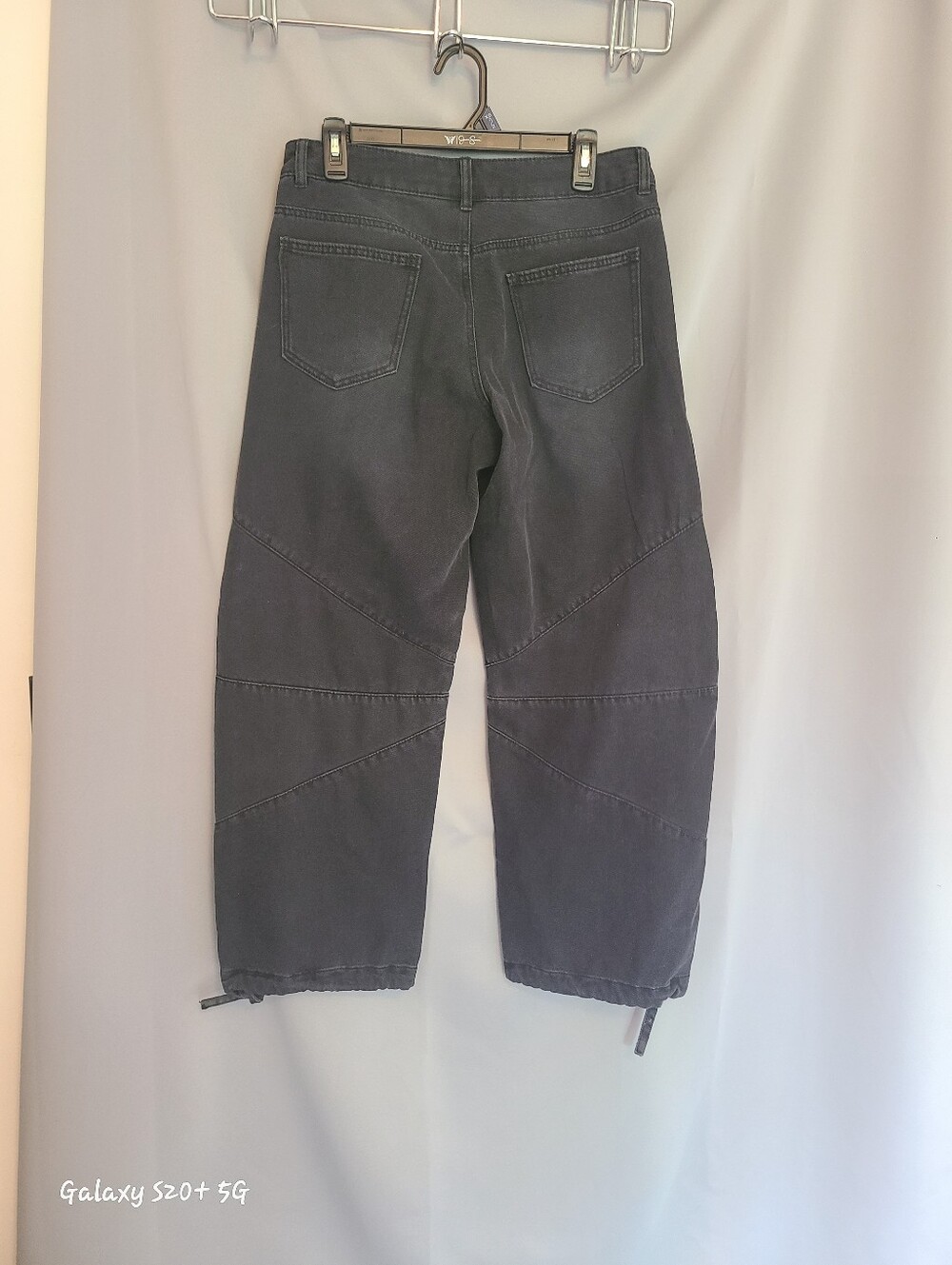 • Madden NYC NWOT Black Curved Panel Seam Barrel Jeans Adjustable Hem Size 8